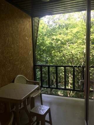 Гостевой дом Затерянный рай Архипо-Осиповка Трехместный номер с балконом-5