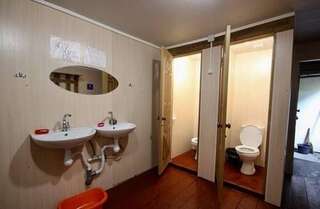 Гостевой дом Мини-отель «Затерянный Рай» Архипо-Осиповка Трехместный номер эконом-класса с общей ванной комнатой-3